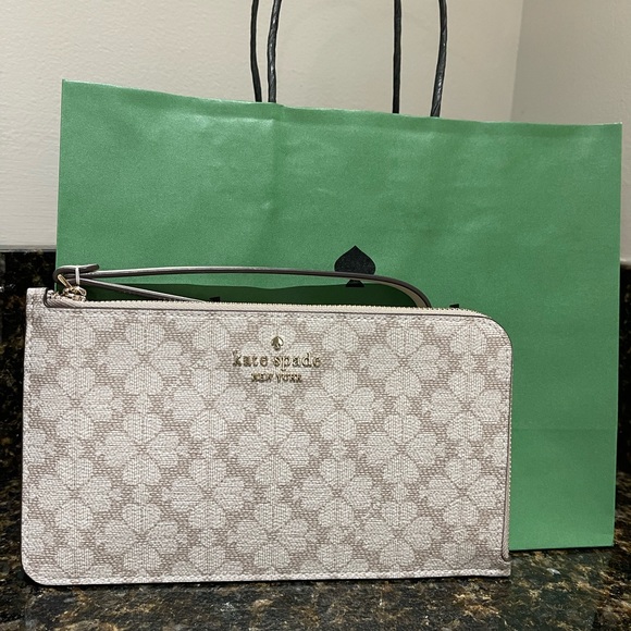 NWT Kate Spade SPADE FLOWER COATED CANVAS LARGE TOTE & Matching Wristlet Beige - Picture 9 of 13